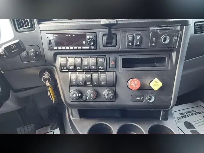 2022 INTERNATIONAL LT625