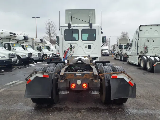 2016 FREIGHTLINER/MERCEDES CASCADIA 125