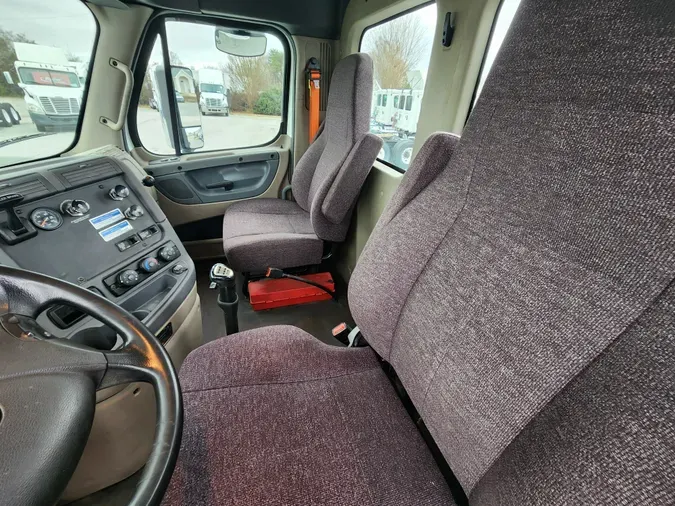 2017 FREIGHTLINER/MERCEDES CASCADIA 125