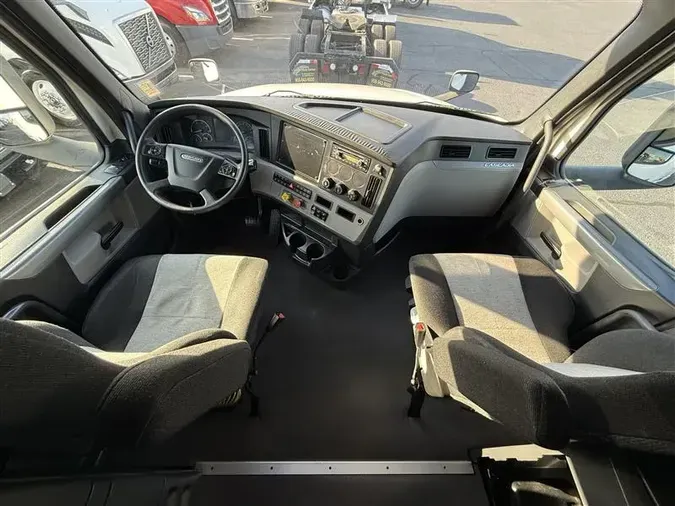 2019 FREIGHTLINER CASCADEVO1