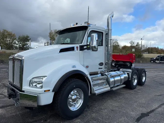 2026 Kenworth T880