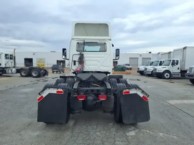 2019 NAVISTAR INTERNATIONAL LT625 DAYCAB T/A
