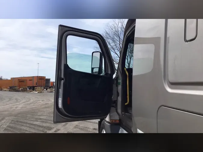 2024 Freightliner Cascadia 126