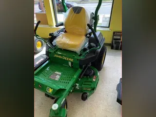 2022 John Deere Z735M
