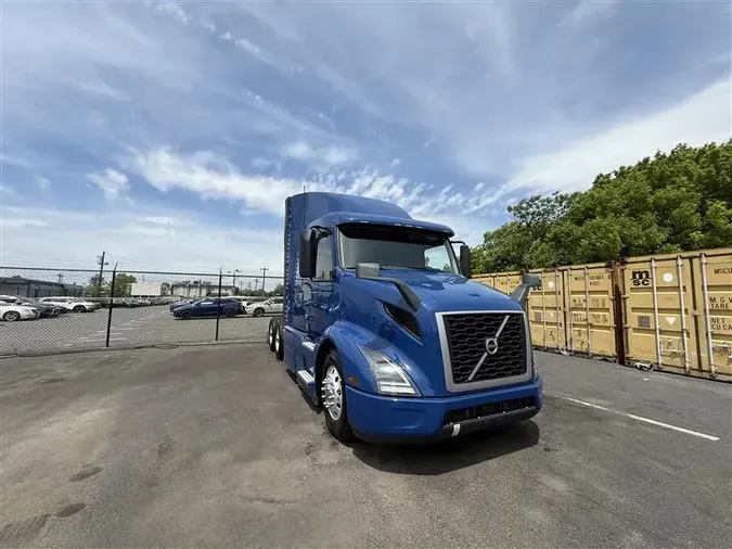 2022 VOLVO VNR64T300fb2b8e261653f932ec47fdb1ab9ab548