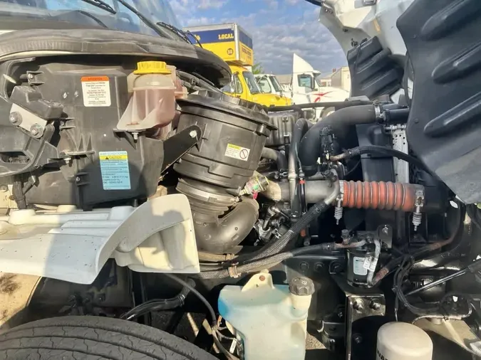2019 FREIGHTLINER/MERCEDES M2 106