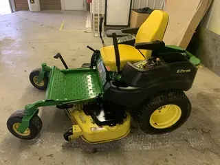 2011 John Deere Z645