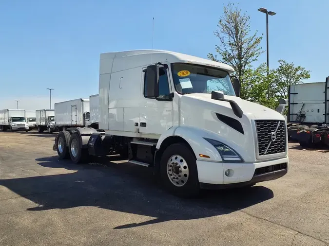 2020 VOLVO VNR64T-640