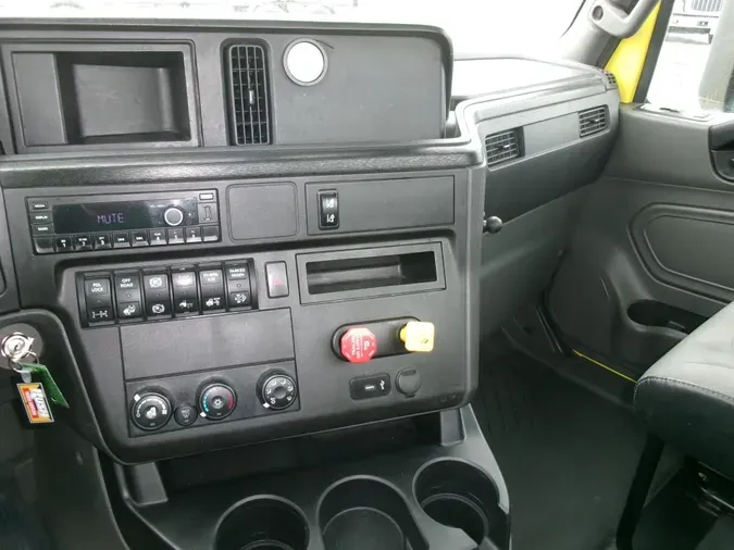 2023 International LT625