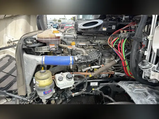 2025 Freightliner Cascadia 126fb33482ed6d606f7433b4b1c18fe4b39
