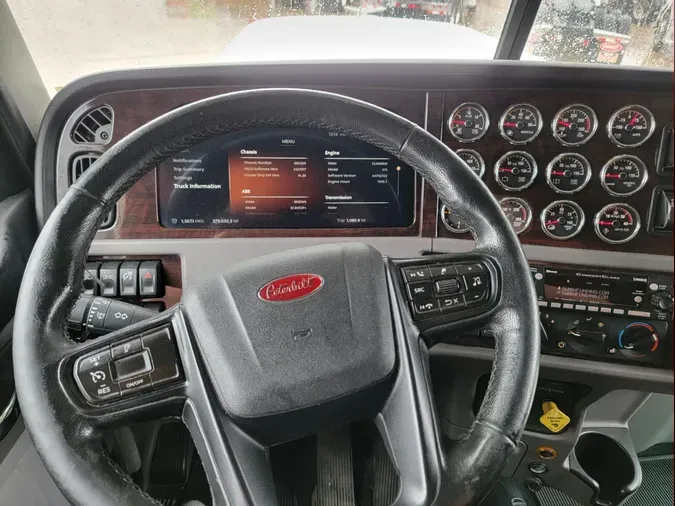 2023 Peterbilt 389