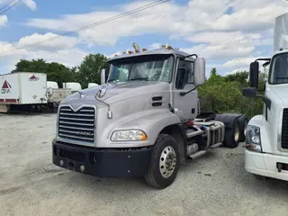 2017 MACK TRUCKS, INC. CXU600