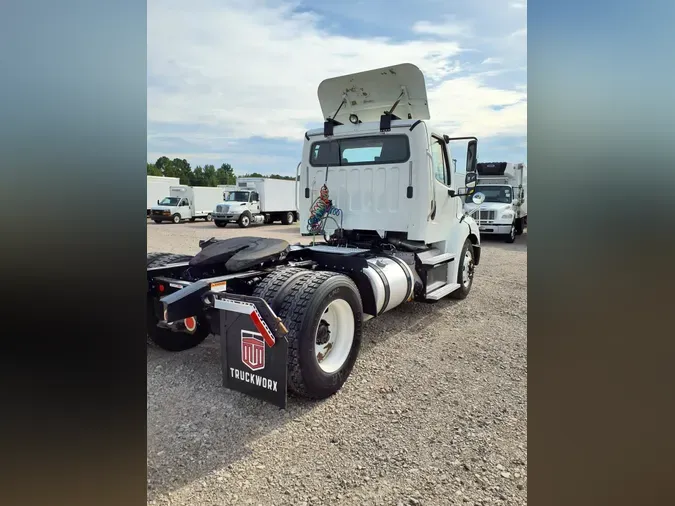 2018 FREIGHTLINER M2-112
