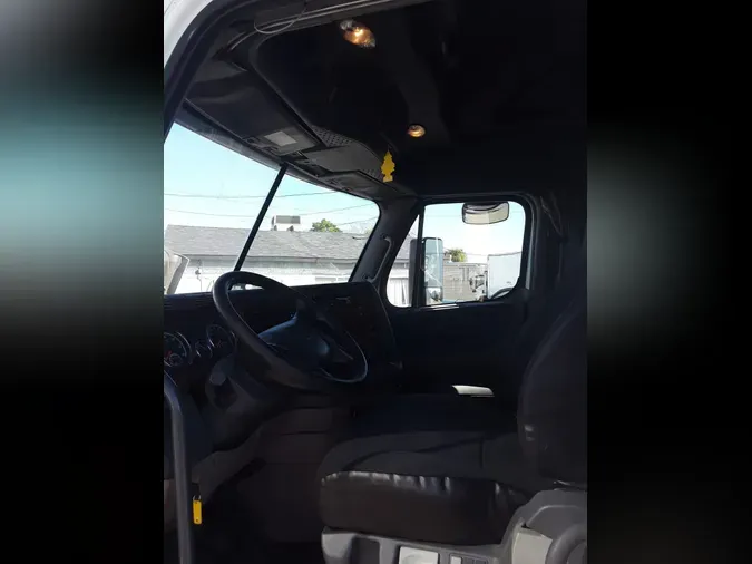 2019 FREIGHTLINER/MERCEDES CASCADIA 125fb38afa0d7ed0c717beef19563226520