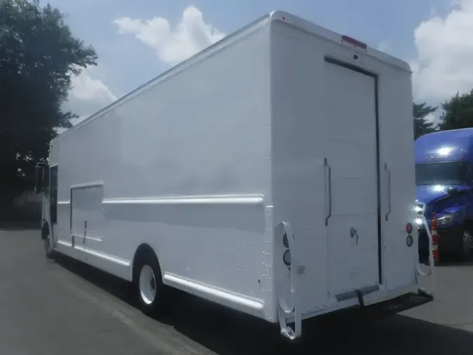 2016 FRTLR CUSTOM CHASSIS CORP MT55