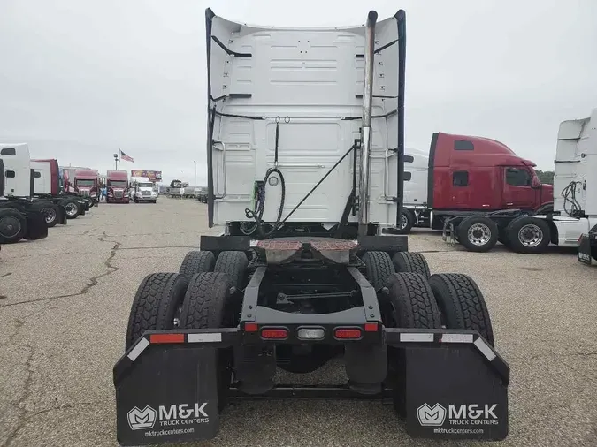 2020 VOLVO VNL64T760