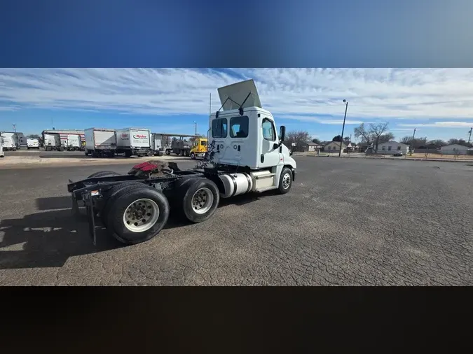 2019 FREIGHTLINER/MERCEDES CASCADIA 125fb420f0a646fc8e2f456958e5a9c2f98