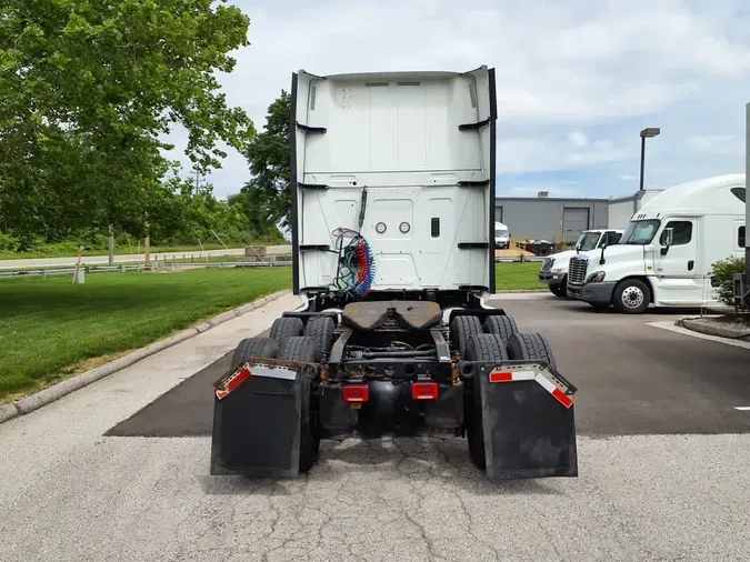 2019 NAVISTAR INTERNATIONAL LT625 SLPR CAB