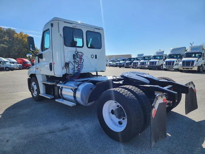 2018 FREIGHTLINER/MERCEDES CASCADIA 125