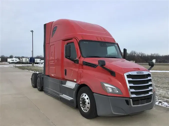 2021 FREIGHTLINER CA126