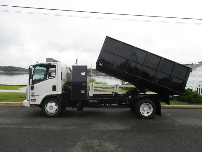 2019 ISUZU NQR