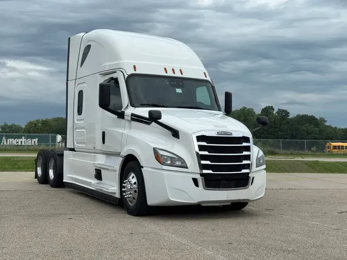 2022 FREIGHTLINER Cascadia 126fb56745663a5b54d9b02d7f5b17ca733