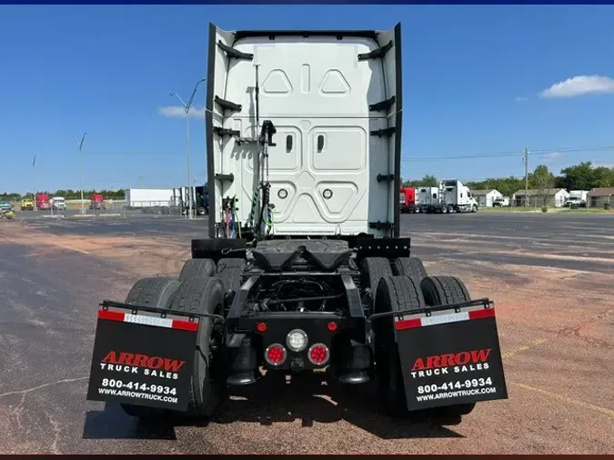 2021 FREIGHTLINER CA126
