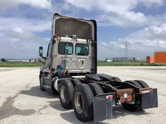 2019 Freightliner Cascadia 126fb5c55d8cd8636e2902297c05e557bb8