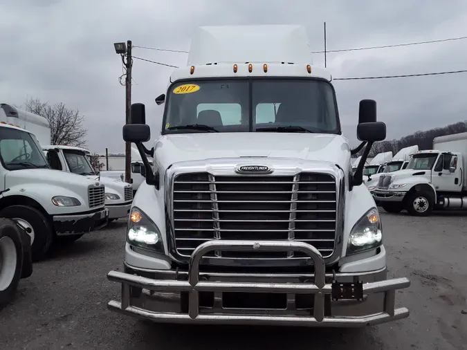 2017 FREIGHTLINER/MERCEDES CASCADIA 113