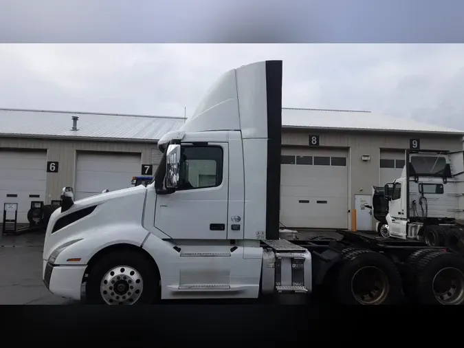 2019 Volvo VNL300