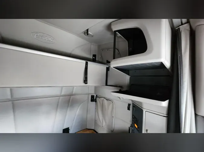 2021 Peterbilt 579