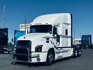 2022 MACK AN64T70