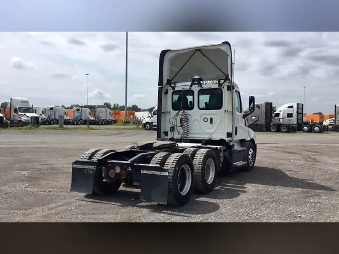 2020 Freightliner Cascadia 126fb6654b90e2f11739e9ba5c74524bab9