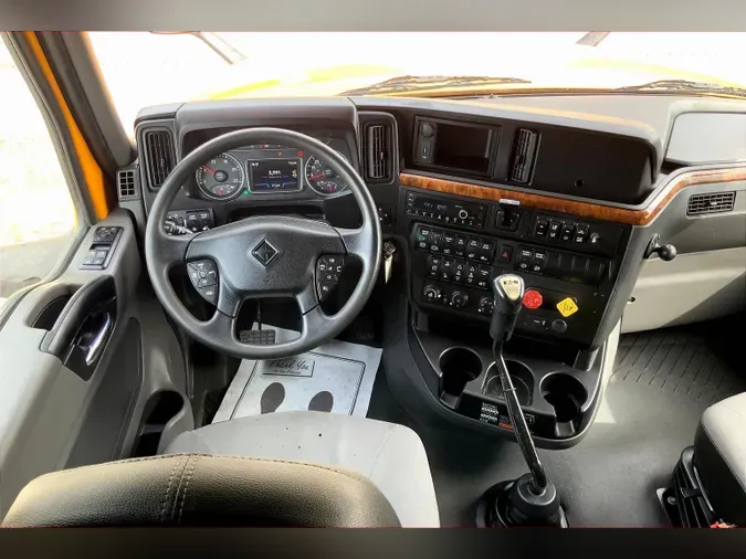 2022 INT LT625 6x4