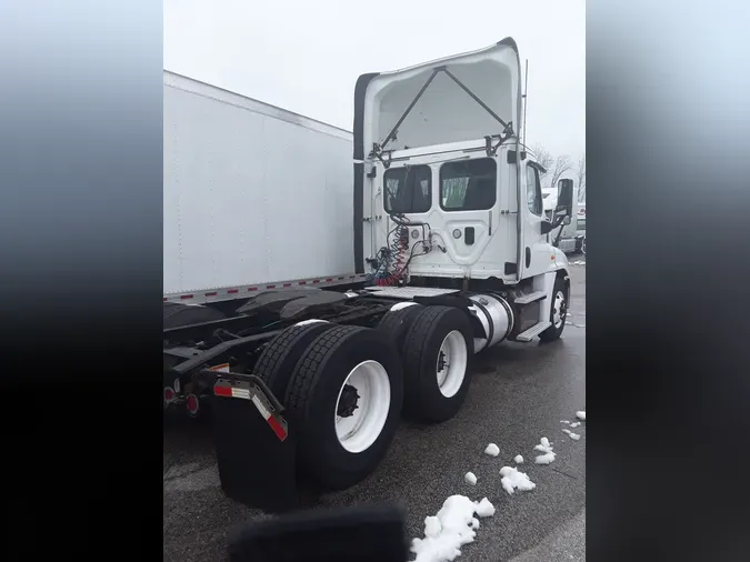 2017 FREIGHTLINER/MERCEDES CASCADIA 125