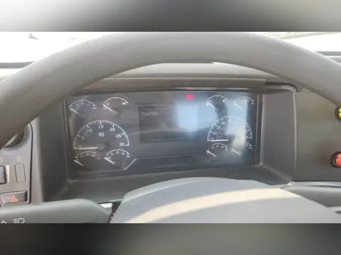 2019 Volvo VNL300