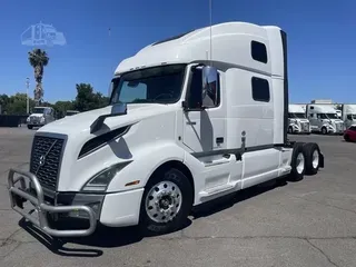 2022 VOLVO VNL64T860