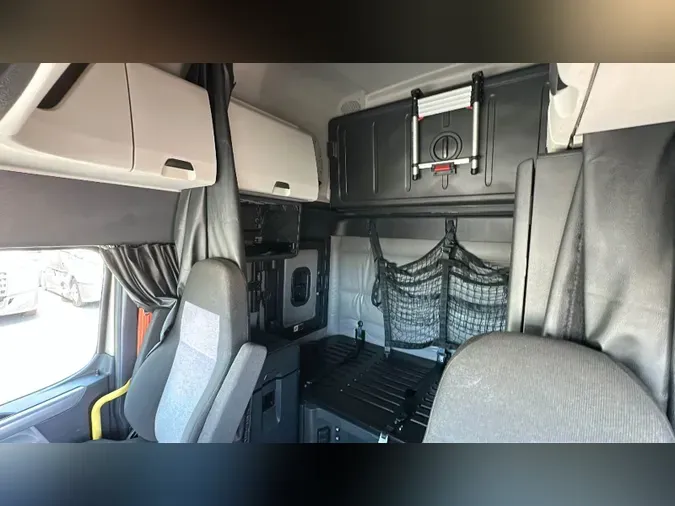 2022 Freightliner Cascadia 126