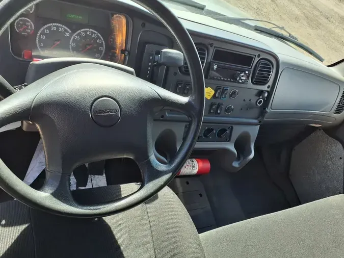 2018 FREIGHTLINER/MERCEDES M2 106
