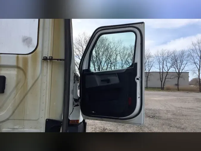 2020 Freightliner Cascadia 126