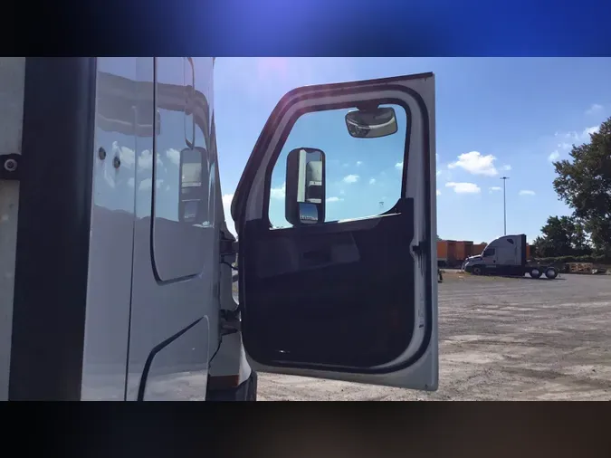 2022 Freightliner Cascadia 126