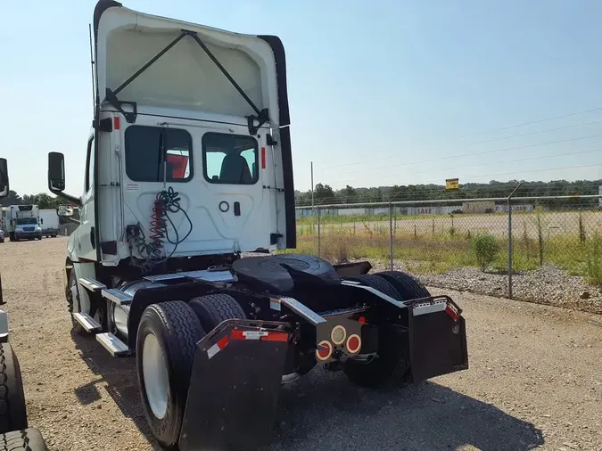 2019 FREIGHTLINER NEW CASCADIA 126