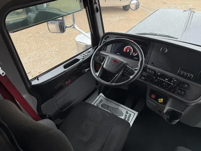 2022 Peterbilt 389