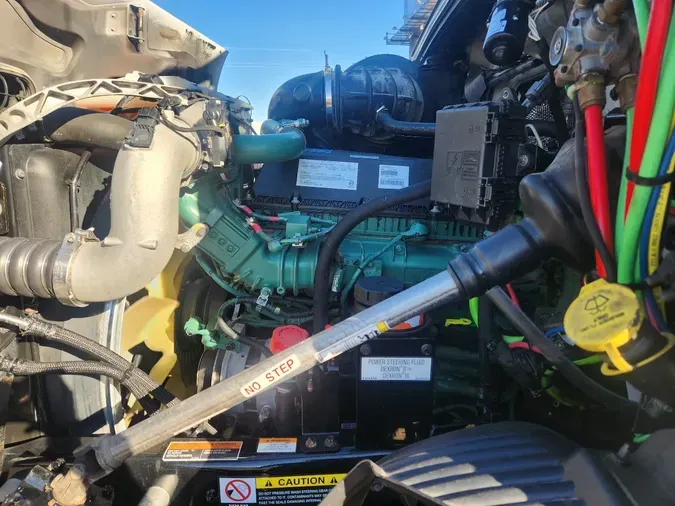 2020 VOLVO VNR64T640fb718ea15d5a21ca67f172908c2d32f7