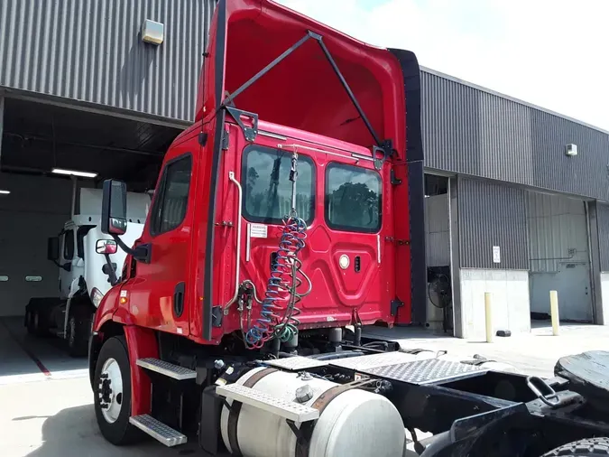 2018 FREIGHTLINER CASCADIA 113