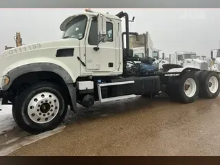 2012 MACK GRANITE GU713