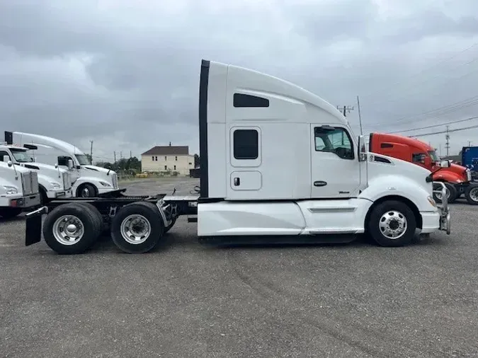 2022 Kenworth T680