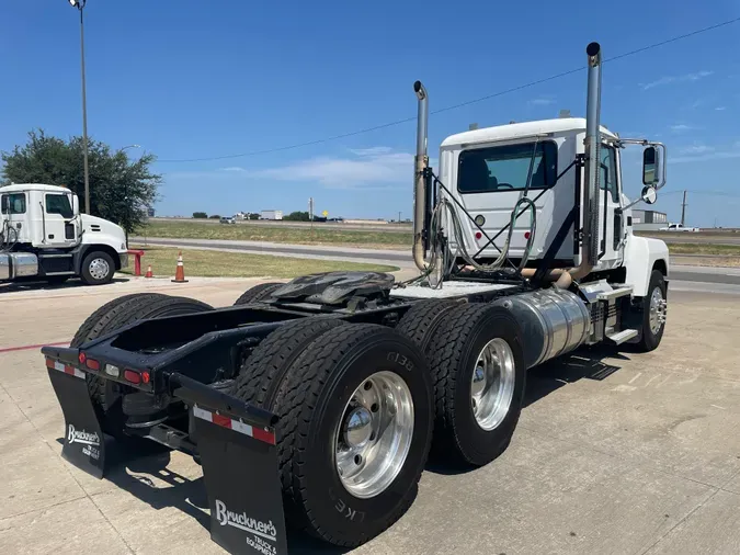 2020 MACK PI64T