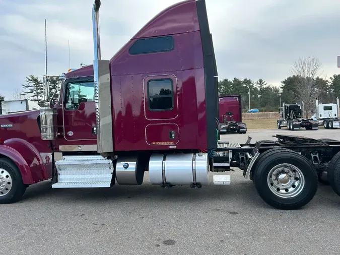 2021 Kenworth W900Lfb7626fbea074e7a6a18a74980b487ce
