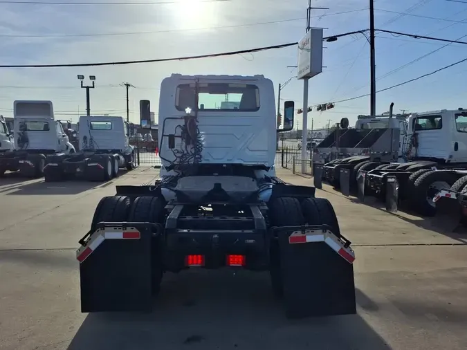 2019 NAVISTAR INTERNATIONAL RH613 DAYCAB S/A